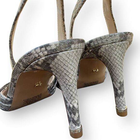 Kenneth Cole New York Riley Slingback Pump in Light Grey Faux Leather size 9.5 - Picture 8 of 14